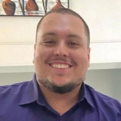 Foto de Gabriel Luzardo, gerente geral de operações do Residencial Garden Ville